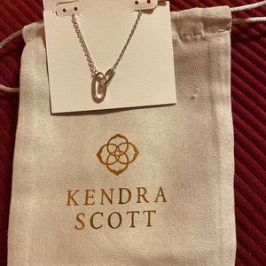 Kendra Scott BNWT necklace. Hasn’t been taken out of package.